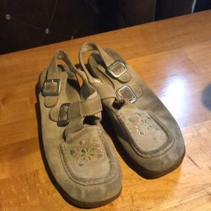 Girls platform sandals beige suede like material